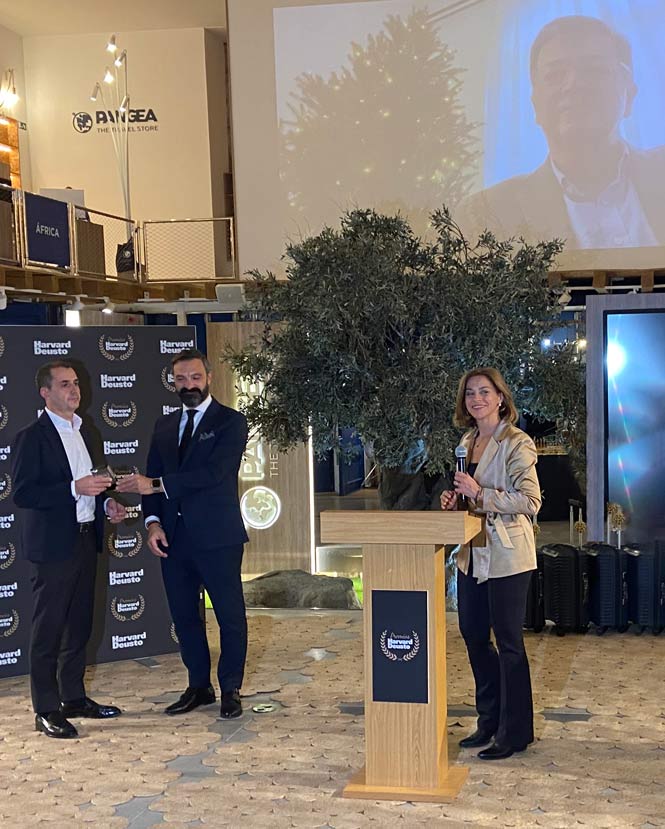 entrega-premio-harvard-deusto-luis-huete