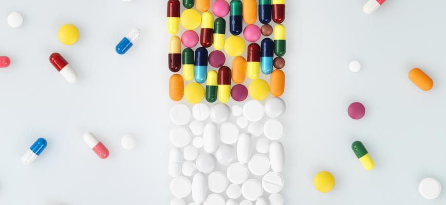 Estrategias abiertas emergentes para acelerar la innovación: Lecciones de la industria farmacéutica