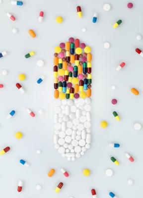 Estrategias abiertas emergentes para acelerar la innovación: Lecciones de la industria farmacéutica