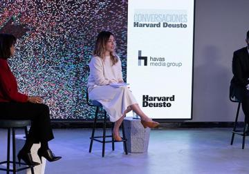 https://www.harvard-deusto.com/sites/default/files/styles/article_normal/public/2021-03/foto-conversaciones-marketing_0.jpg?itok=-S36_h_e&x=1747170802