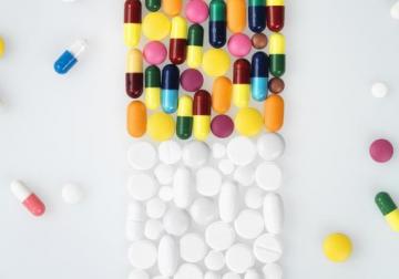 https://www.harvard-deusto.com/sites/default/files/styles/article_normal/public/2022-07/industria-farmaceutica.jpg?itok=usci0KLv&x=1790242809