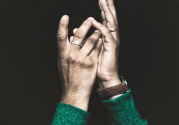 https://www.harvard-deusto.com/sites/default/files/styles/article_normal/public/2022-07/liderazgo-positivo.jpg?itok=2SiXDjxG&x=1785838548