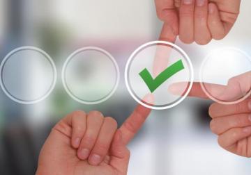 https://www.harvard-deusto.com/sites/default/files/styles/article_normal/public/2022-07/tomar-decisiones-informacion.jpg?itok=U_IT1PE4&x=1790060867