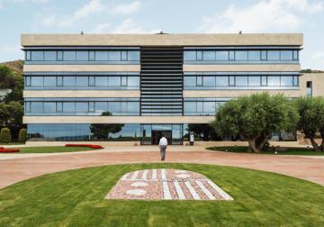 En el IESE Business School. La escuela de dirección de empresas europea donde s...
