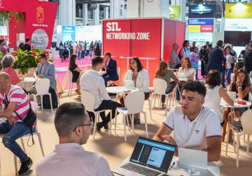 https://www.harvard-deusto.com/sites/default/files/styles/article_normal/public/2025-05/foto-captacion-retencion-talento-SIL.jpg?itok=LvqaP-F7&x=1784194557