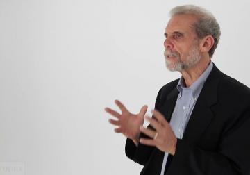 https://www.harvard-deusto.com/sites/default/files/styles/article_normal/public/entrevista-daniel-goleman.jpg?itok=1rfNWfk-&x=1785640778
