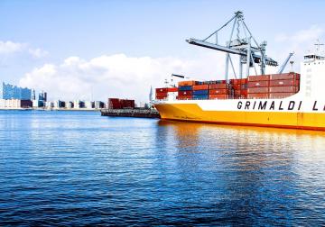 https://www.harvard-deusto.com/sites/default/files/styles/article_normal/public/shipping-containers-1150062_960_720.jpg?itok=tuEh-4fx&x=1785570296