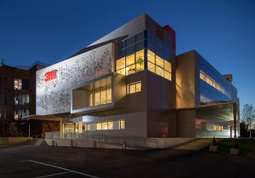 https://www.harvard-deusto.com/sites/default/files/styles/article_normal/public/vii-premios-porcelanosa_centro-de-innovacion-3m_touza-arquitectos_z4x-9603.jpg?itok=AF737Ld6&x=1755038520